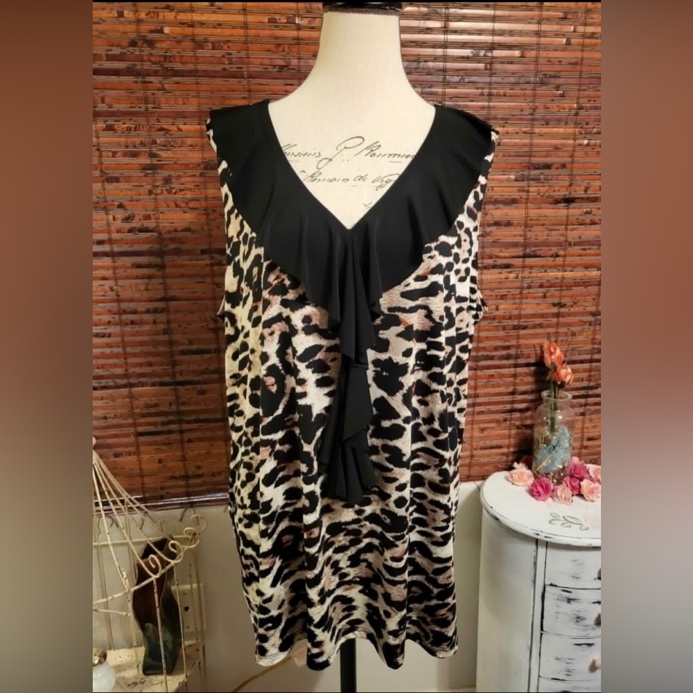 Leopard Print Sleeveless Top with Black Accent